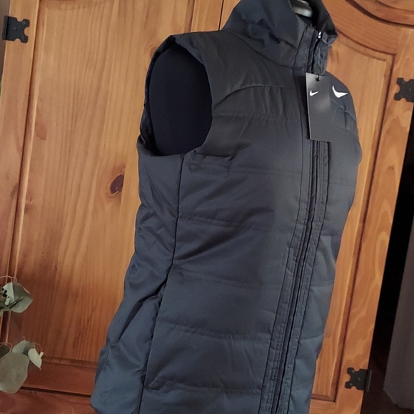 Nike - Picture 5 of 14